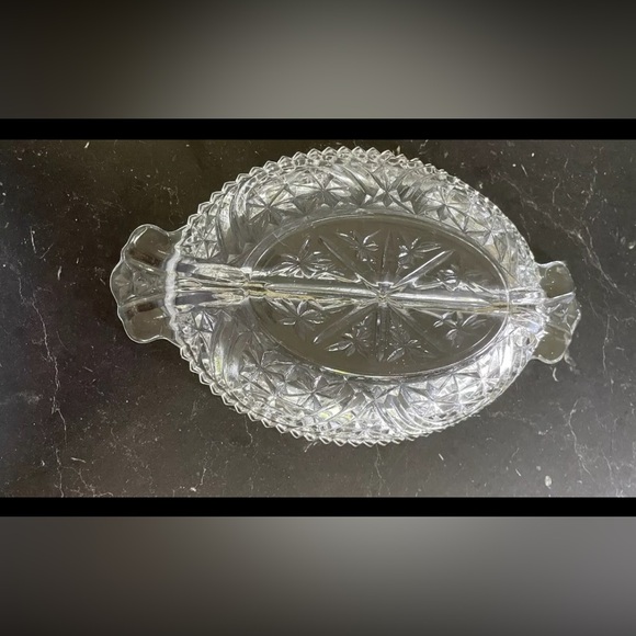 Anchor Hocking Serving Dish Stars Pattern 2 Compartment 10" x 6 1/4" Relish - Picture 4 of 5